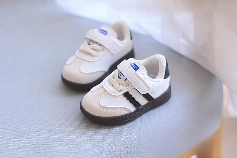Trendy Sport Sneakers with Velcro